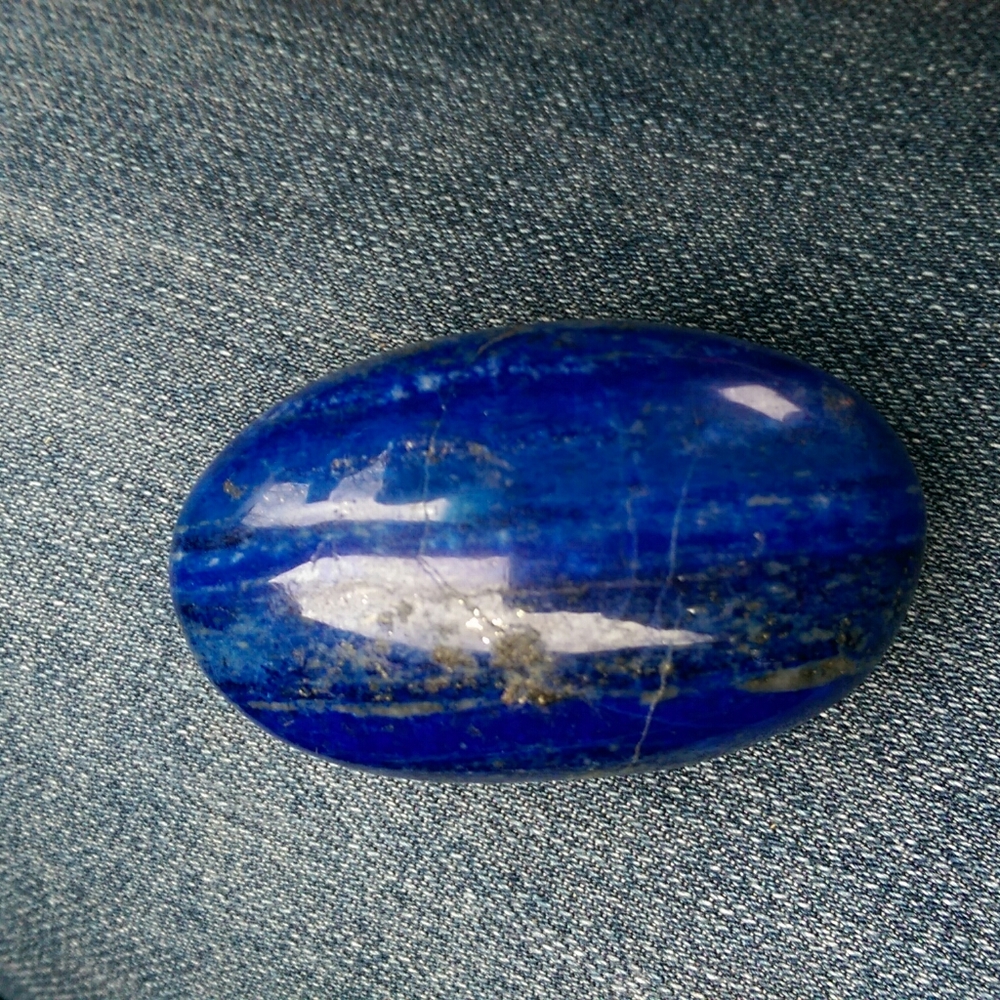 Gem grade lapis lazuli
